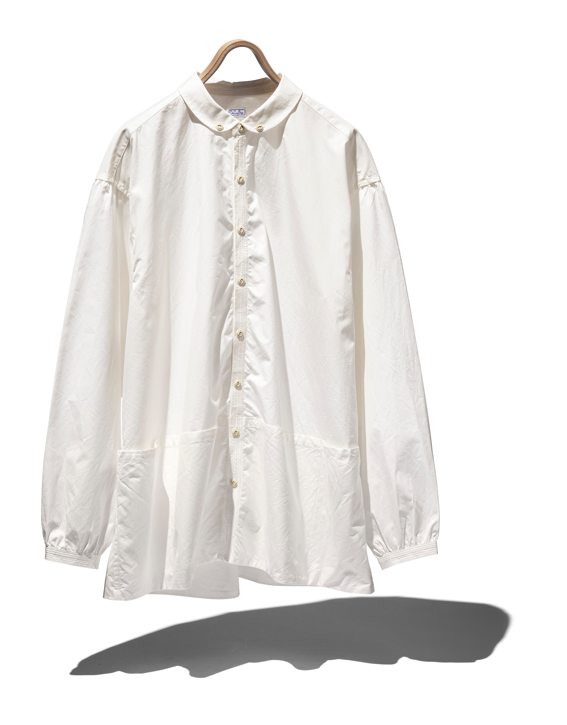 MULTI-POCKET WHITE SHIRT – WORDS, SOUNDS, COLORS & SHAPES JAPAN