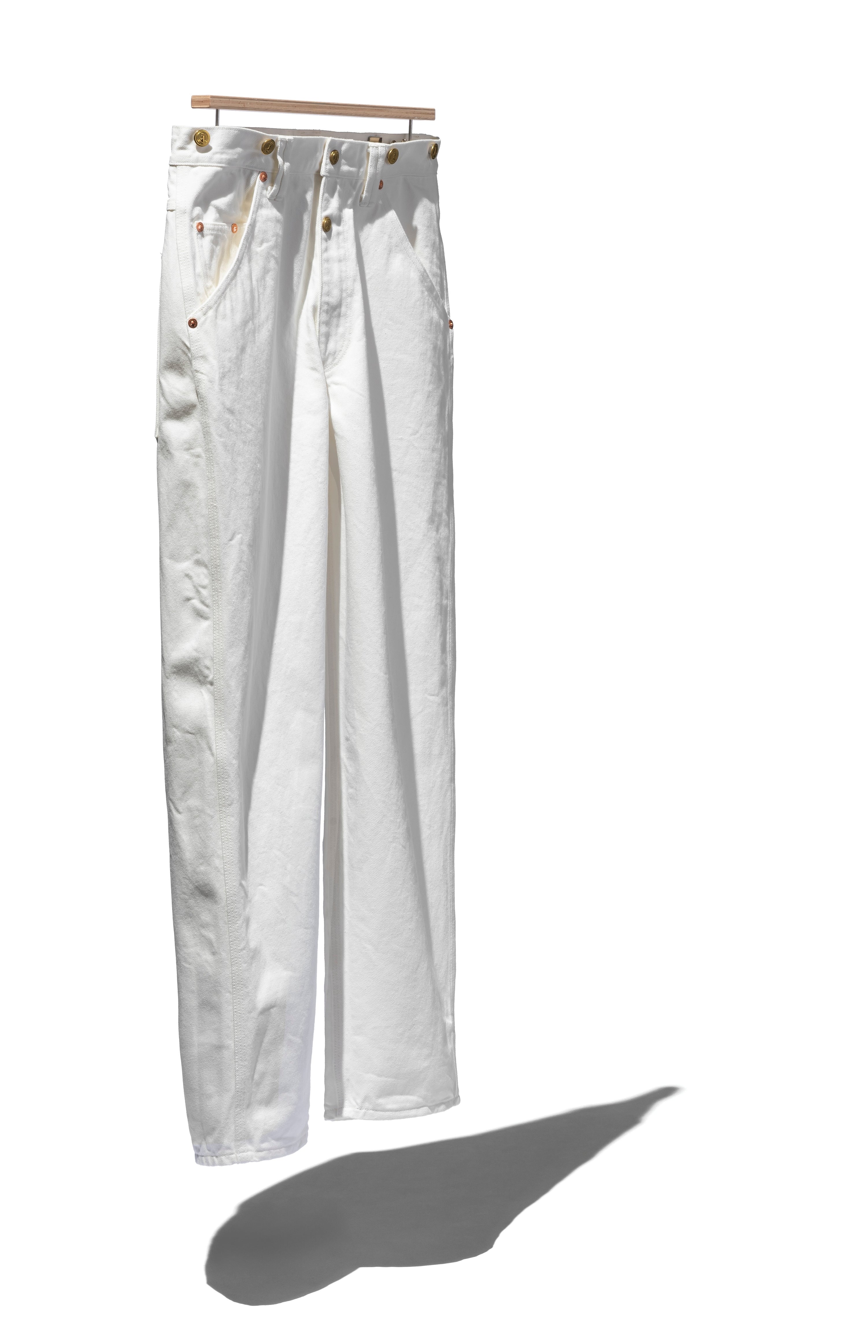 [Coming soon...] WHITE DENIM SUSPENDER PANTS– TAPERED FIT