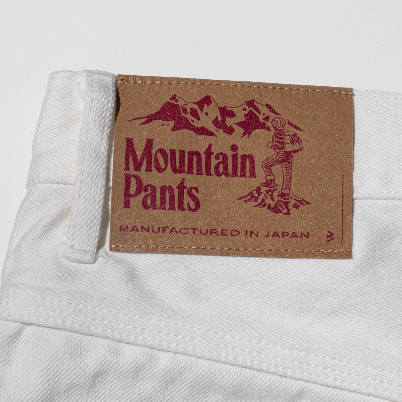 [Coming soon...] WHITE DENIM SUSPENDER PANTS– TAPERED FIT