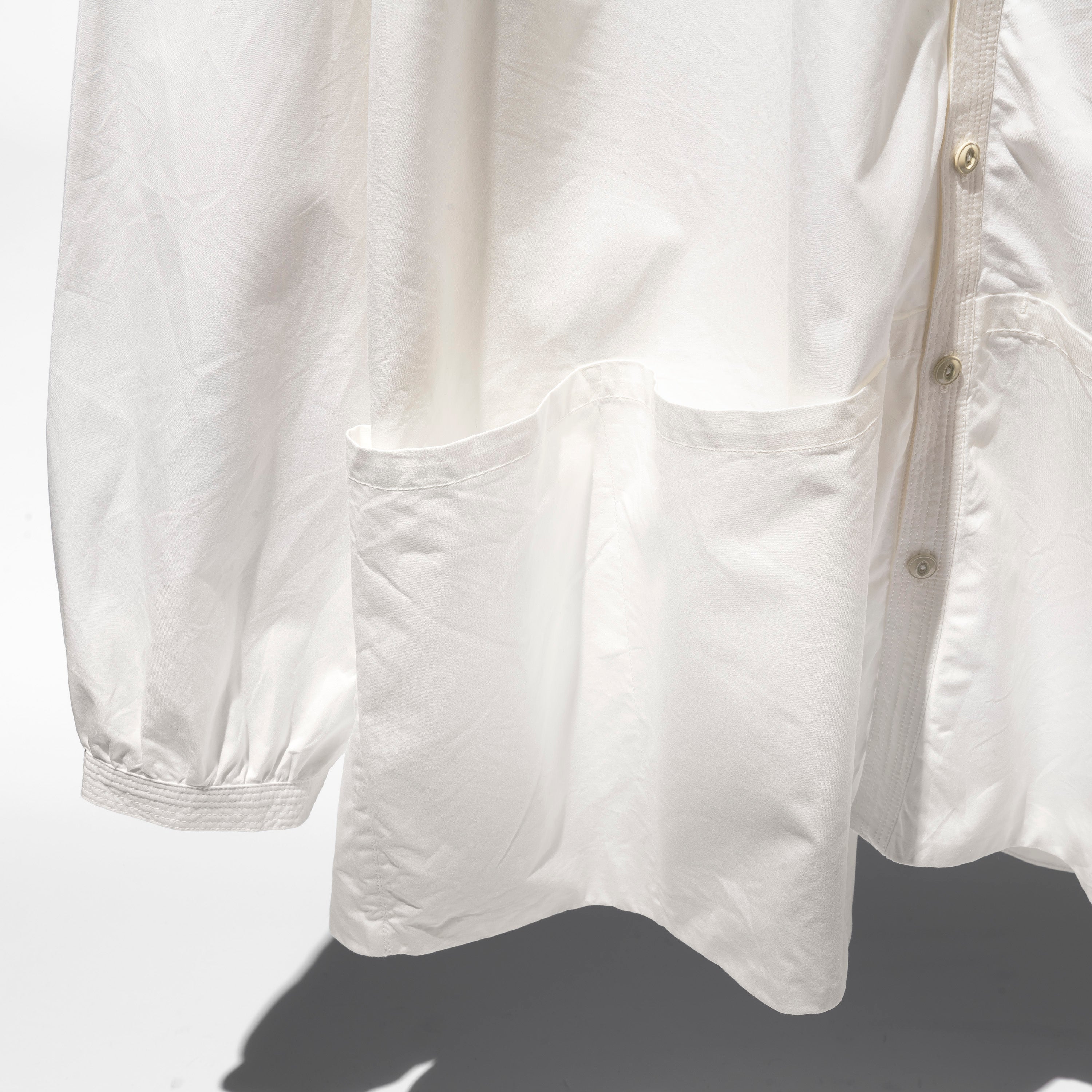 MULTI-POCKET WHITE SHIRT – WORDS, SOUNDS, COLORS & SHAPES JAPAN